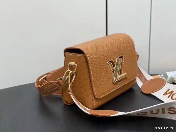 First bag ru LOUIS TWIST MM-23*17*9.5CM VUITTON 0625